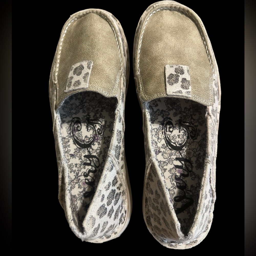 Very G brand Millie Taupe Leopard women’s slip on shoe